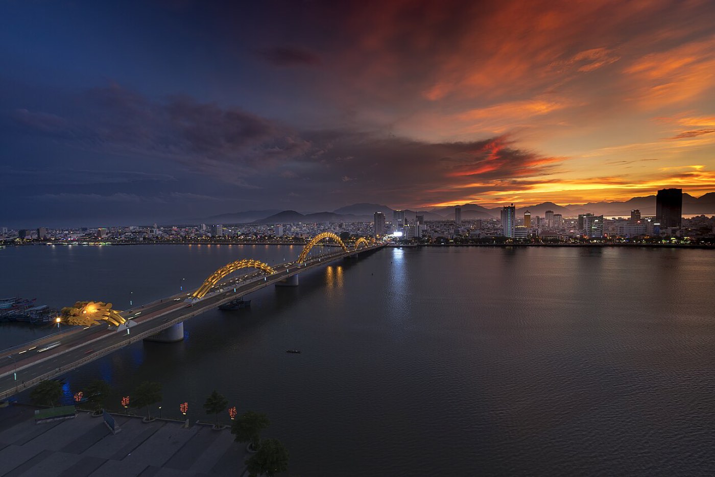 Da Nang at sunset — the Han river, its bridges and the city skyline