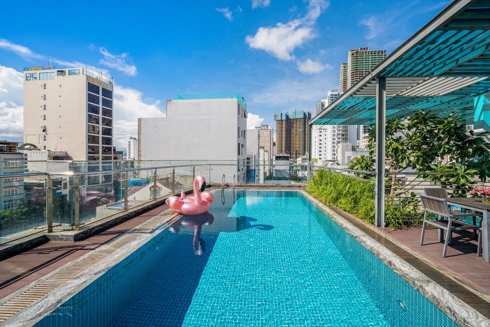 Happy House Hotel & Apartment