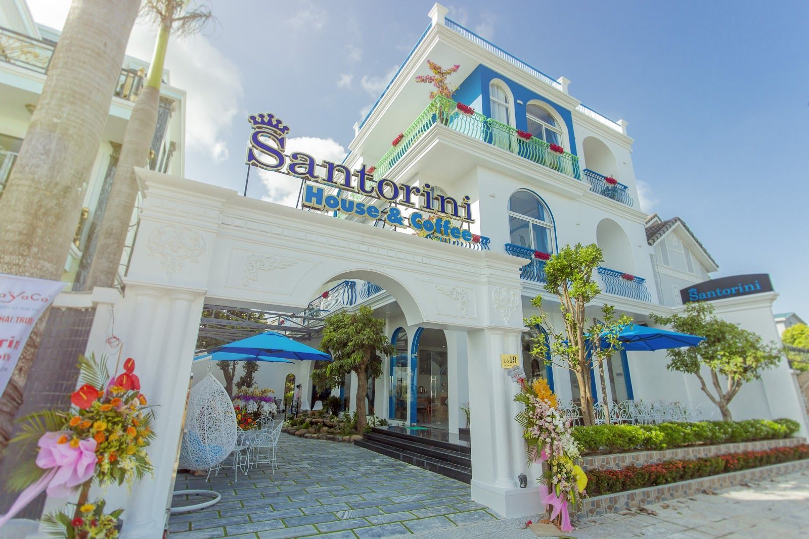 OYO 512 Santorini House And Coffee