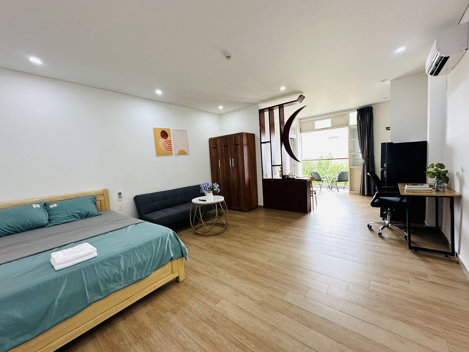 Honey Apartment