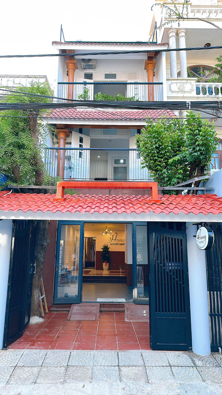 Honey Apartment