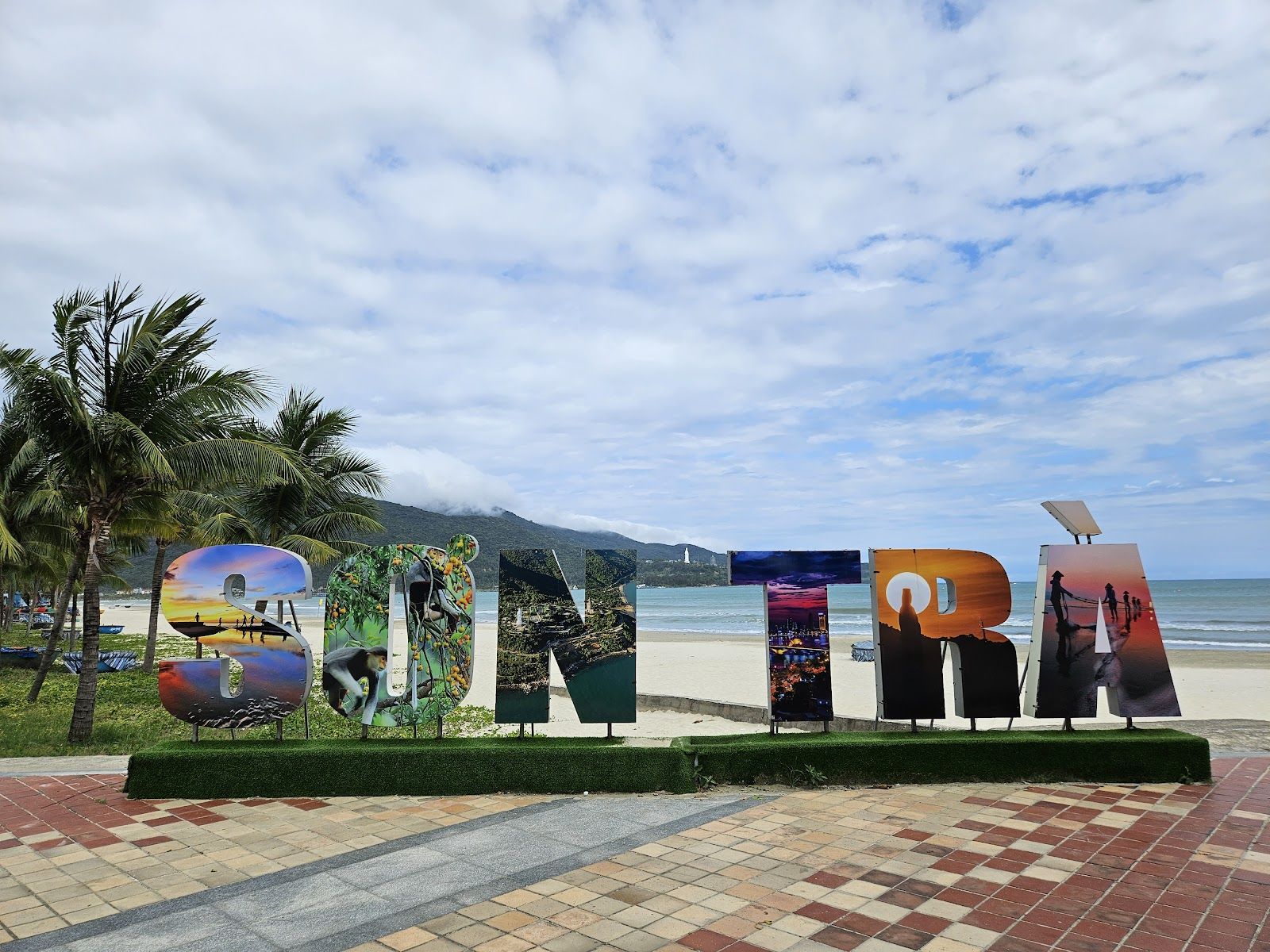 Bãi biển Sơn Trà