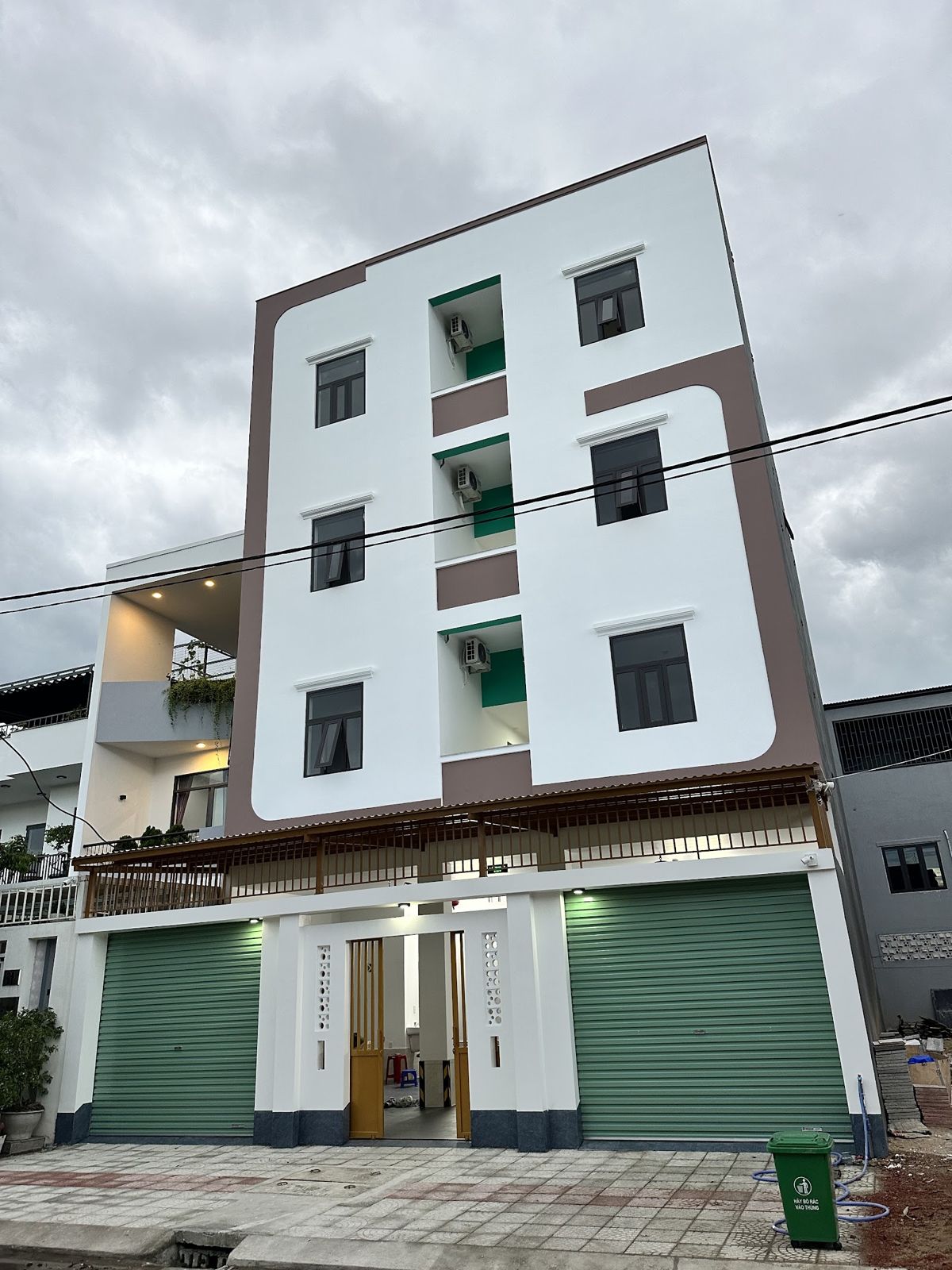 SH APARTMENT