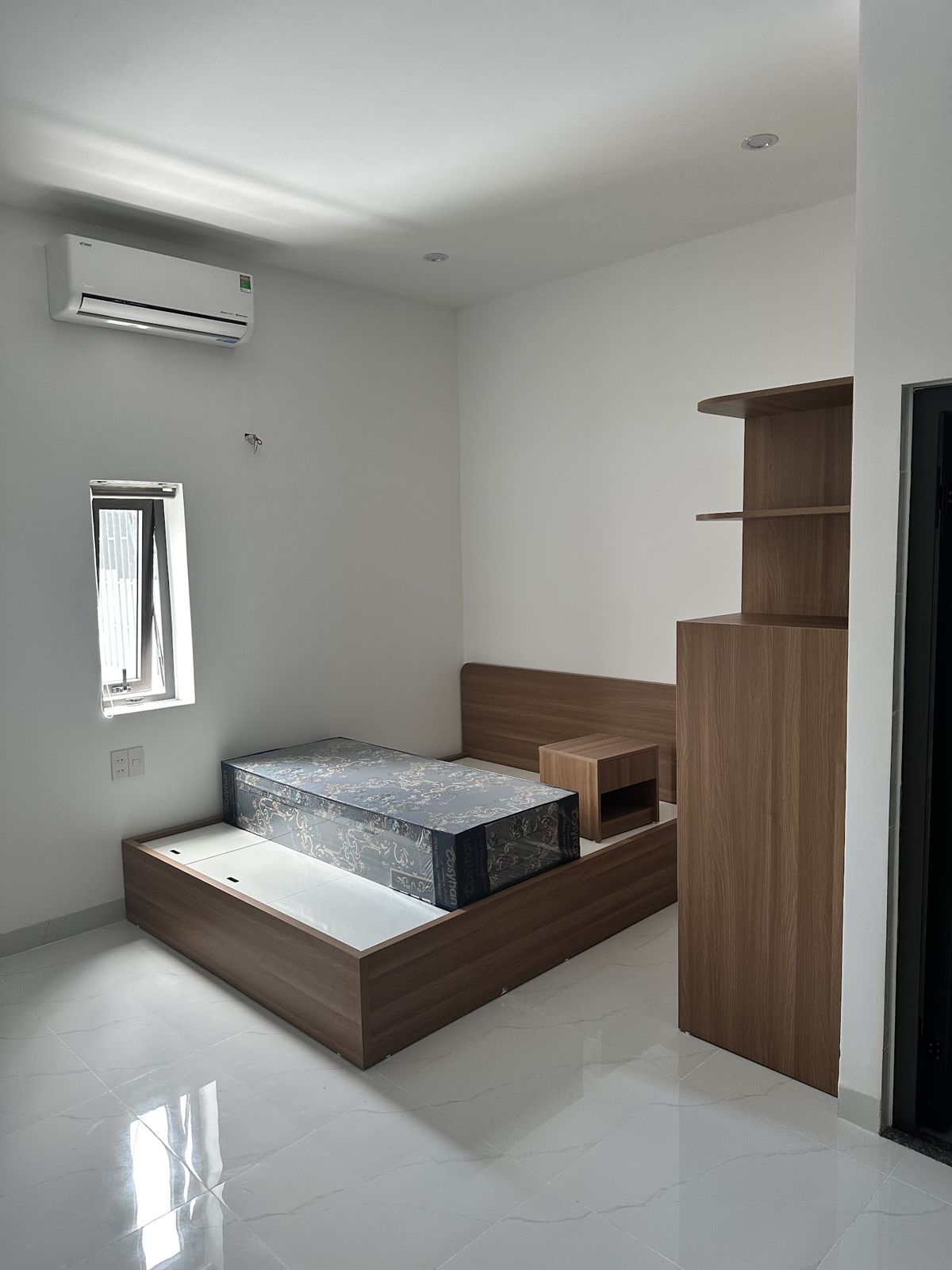 SH APARTMENT