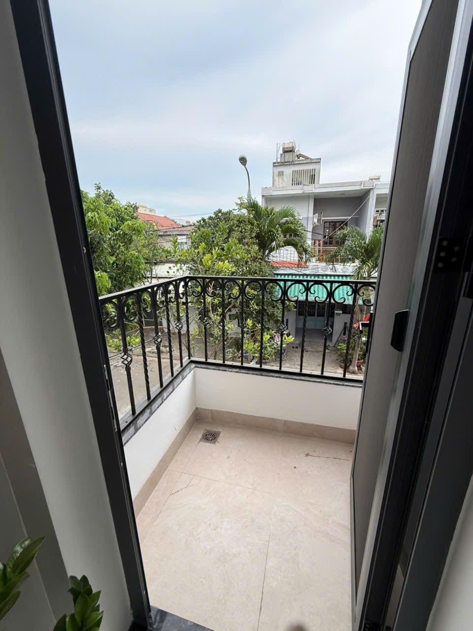 HKH House - Affordable Apartment and Room Rentals
