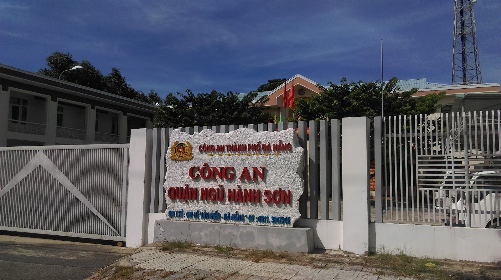 Ngu Hanh Son district police
