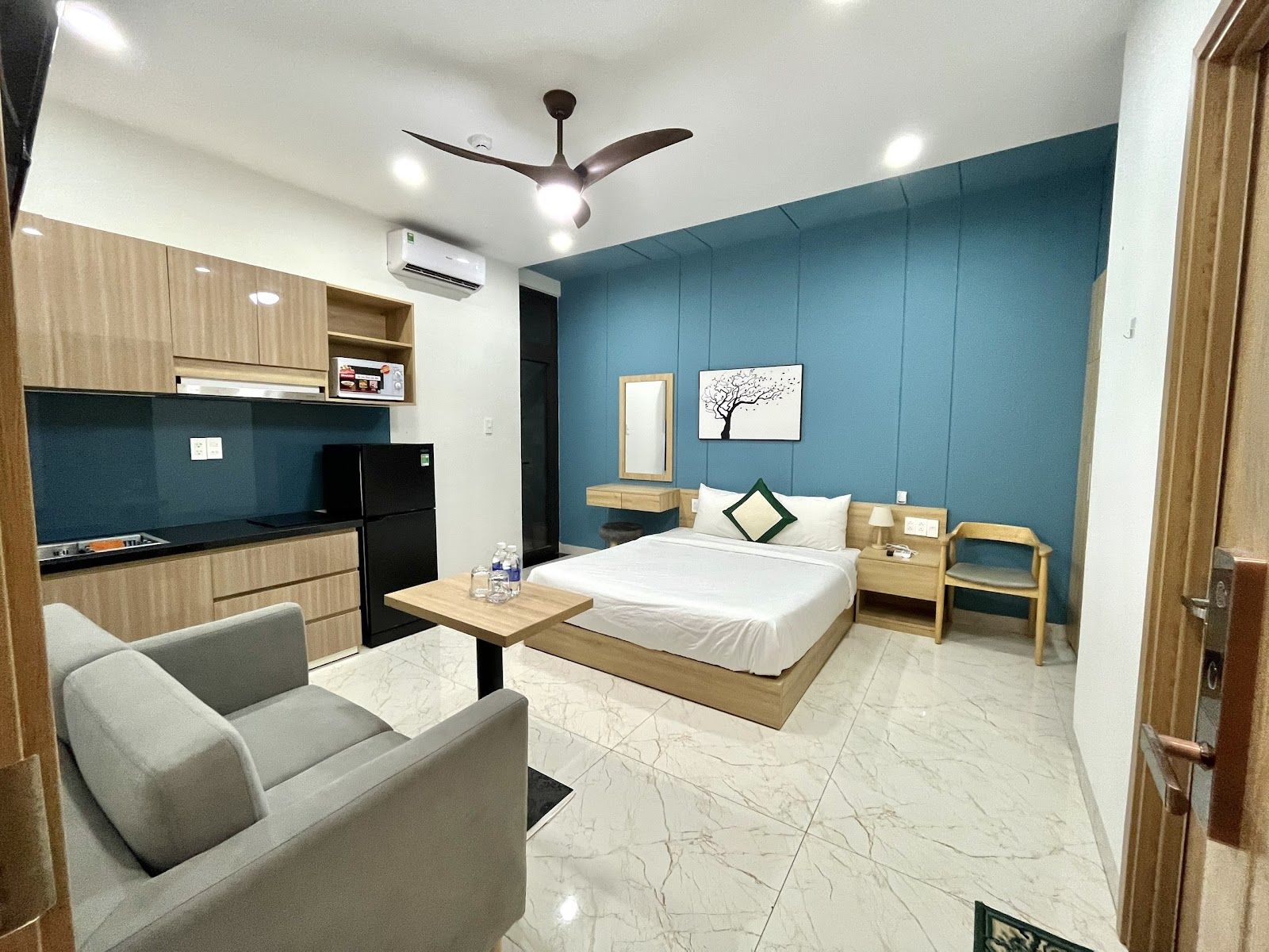 Seven House Hotel & Apartment
