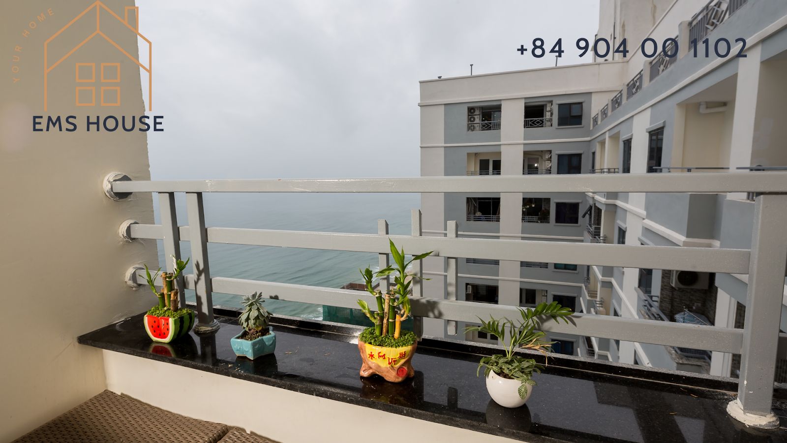 LOUIS MO Apartment