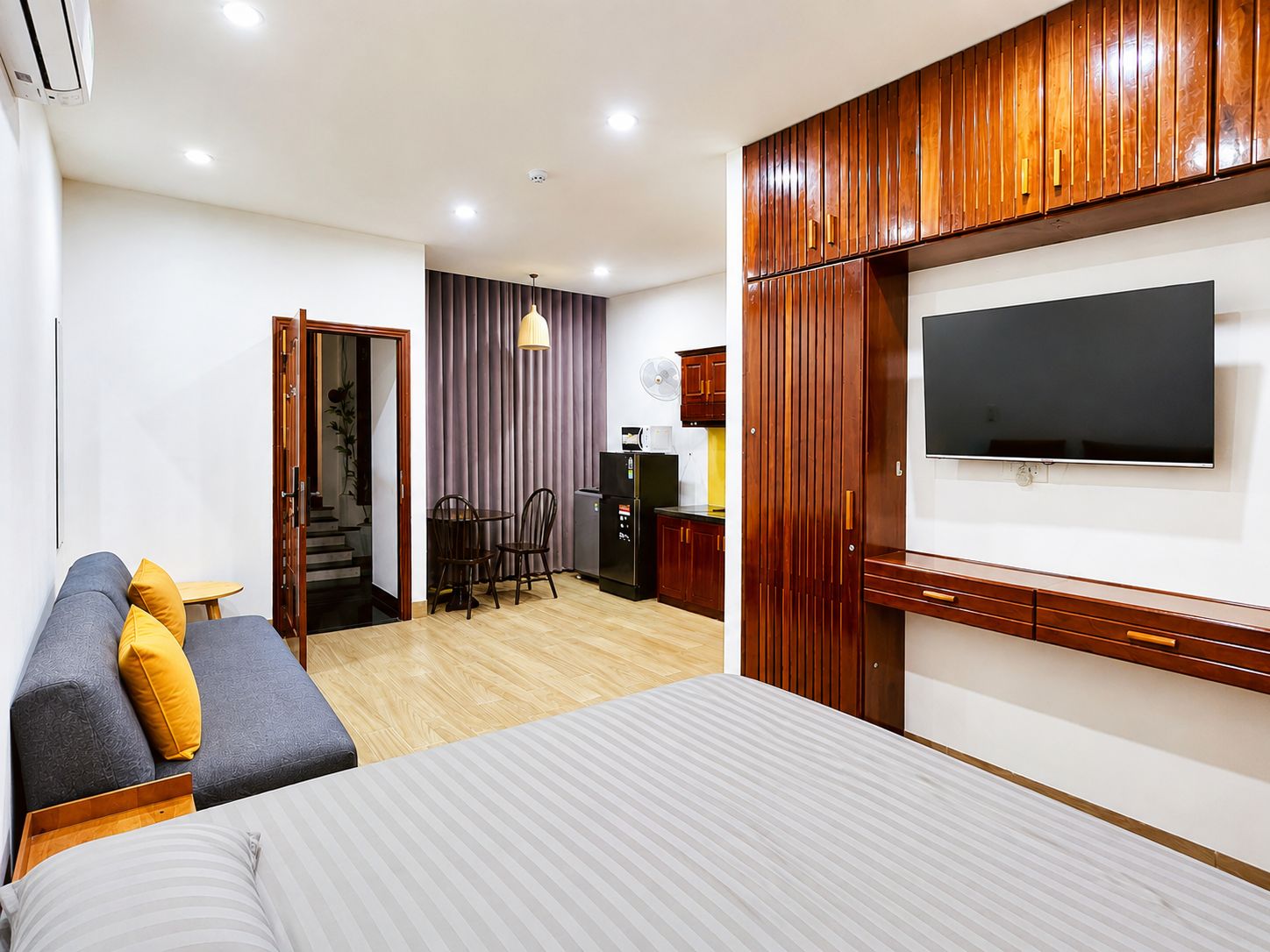Sunny Danang Service Apartment
