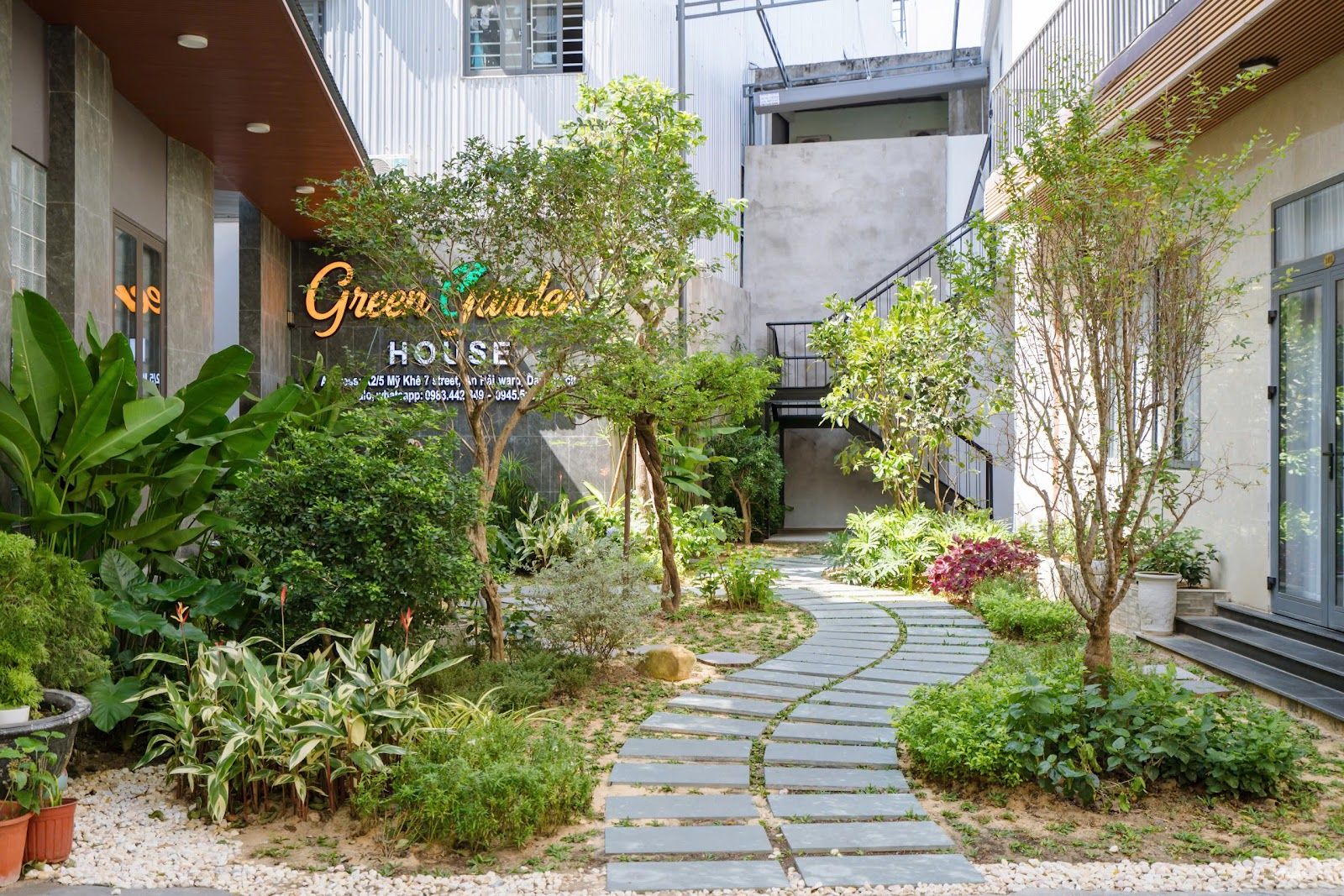 Green Garden Apartment
