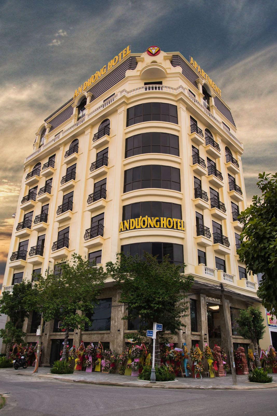 The Shine Hotel & Apartment Da Nang
