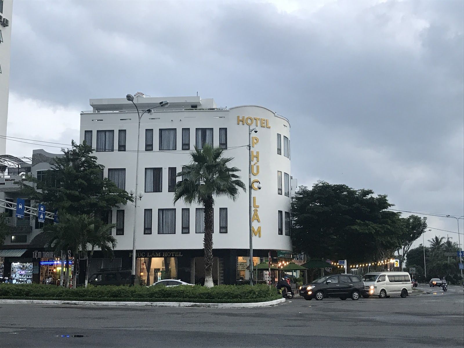 Ly Apartment