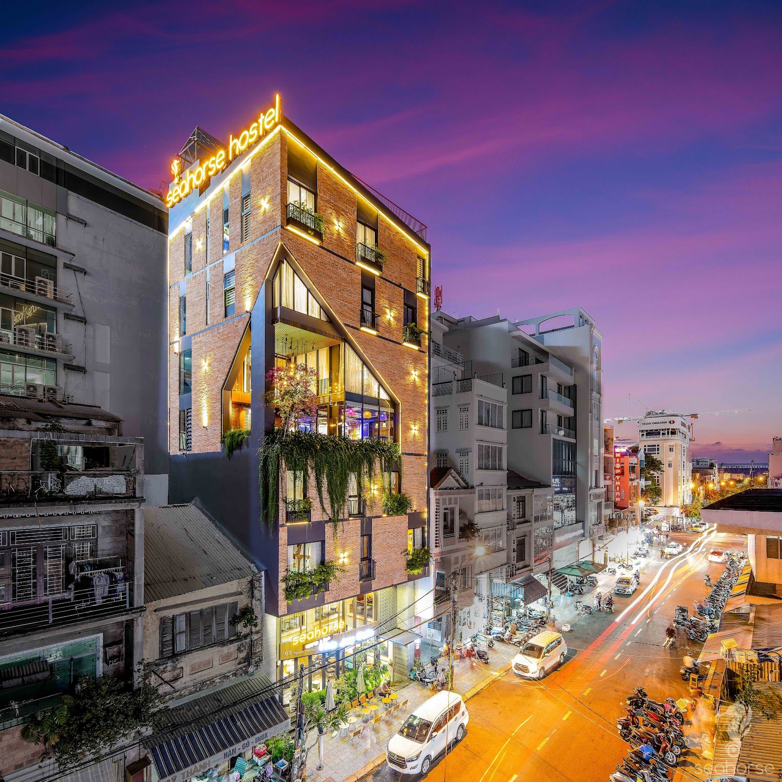 Seahorse Han Market by Haviland